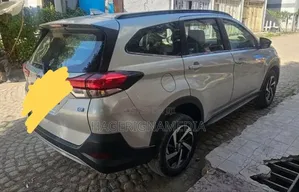 Toyota Rush 2021 Silver