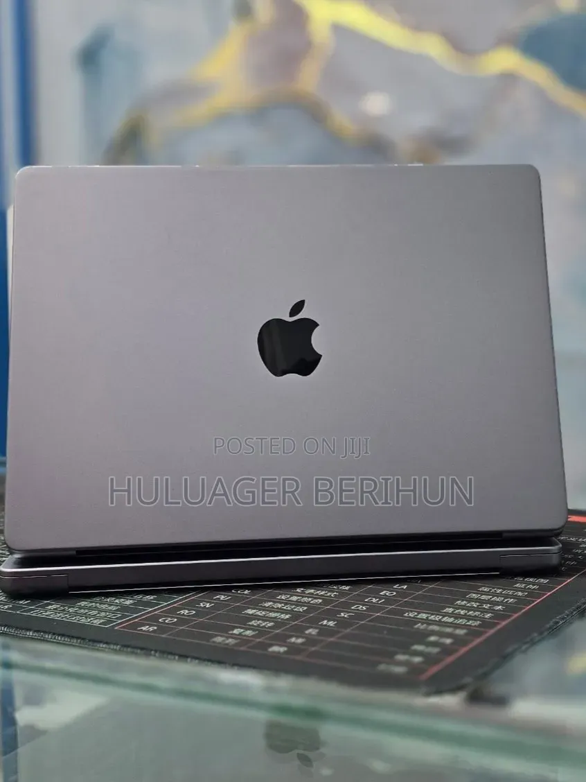 New Laptop Apple MacBook Pro 2021 M1 32GB Apple M1 Pro SSD 512GB