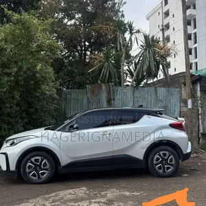 Toyota C-HR 2022 White