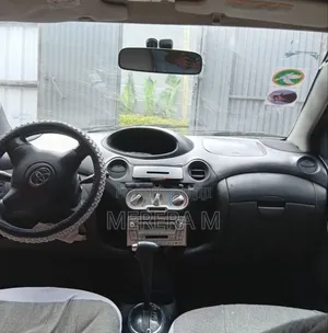 Toyota Vitz 2004