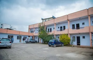 13bdrm House in Bole for rent