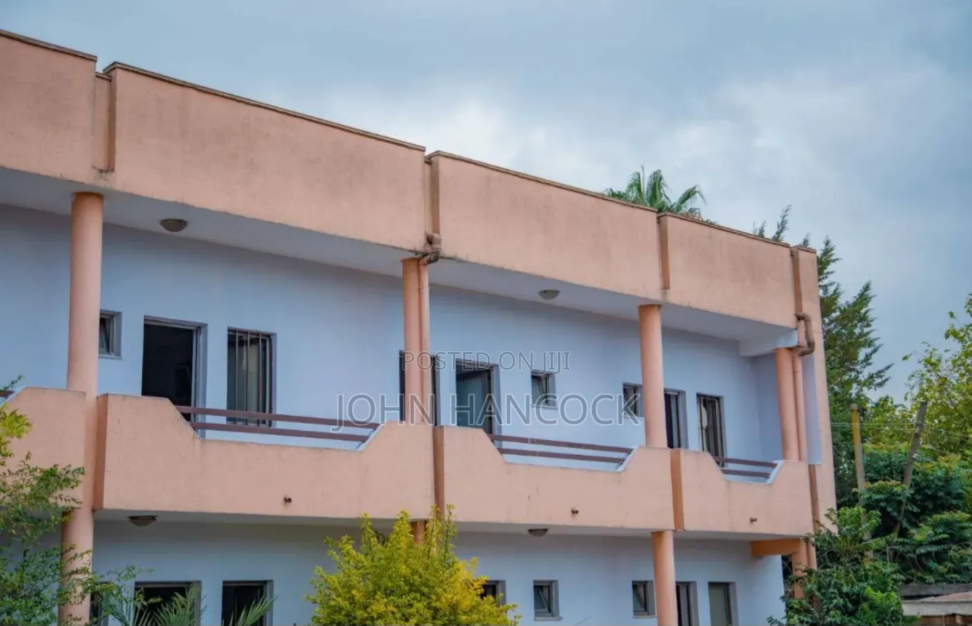 13bdrm House in Bole for rent