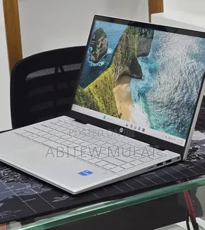 New Laptop HP Pavilion X360 8GB Intel Core i5 SSD 512GB