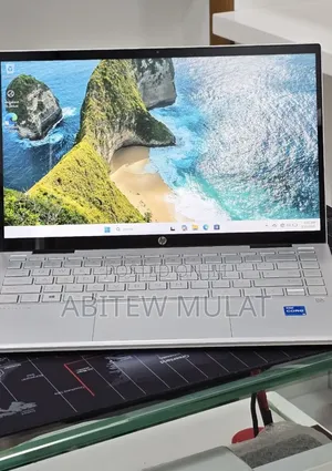 New Laptop HP Pavilion X360 8GB Intel Core i5 SSD 512GB