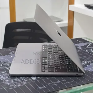New Laptop Apple MacBook Air 2020 M1 16GB Intel Core i5 SSD 512GB