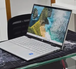 New Laptop HP Pavilion X360 8GB Intel Core i5 SSD 512GB