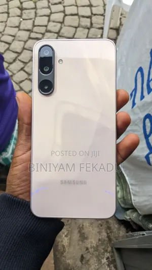 New Samsung Galaxy M16 128 GB Silver