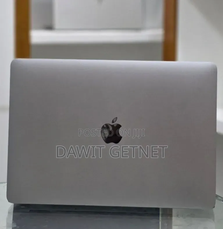 New Laptop Apple MacBook Air 2020 M1 8GB Apple M1 SSD 256GB