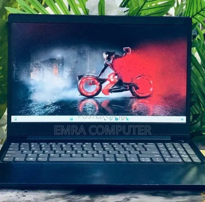 New Laptop Lenovo 8GB Intel Core i7 SSD 256GB