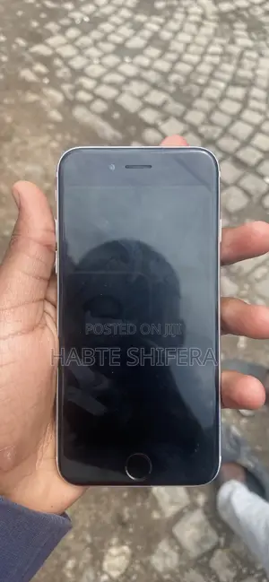 Apple iPhone 6 64 GB White