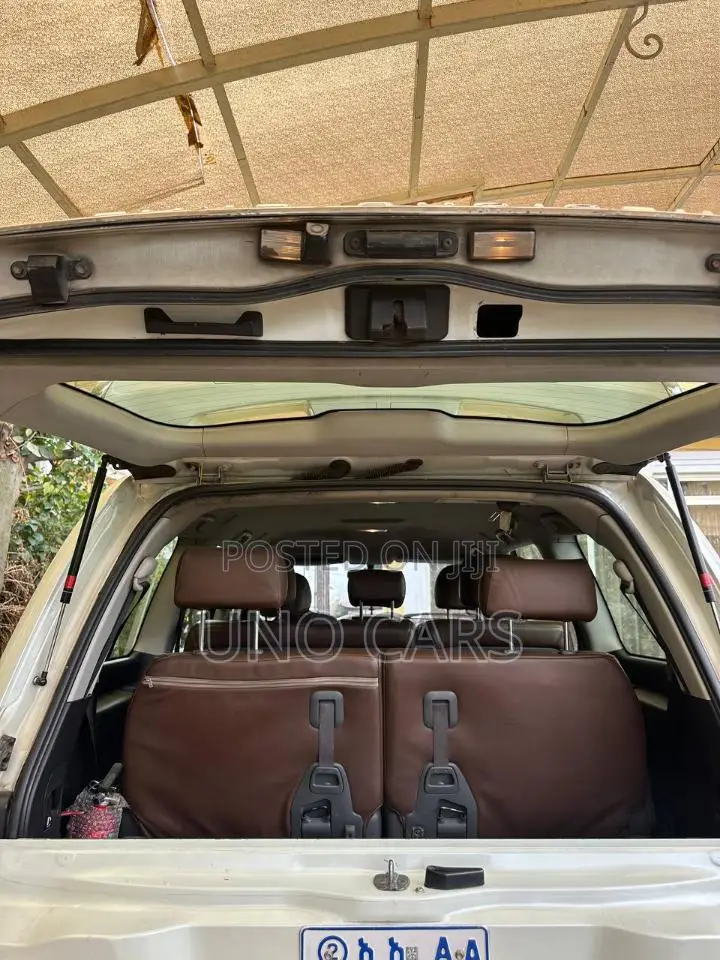 Toyota Land Cruiser 2012 White