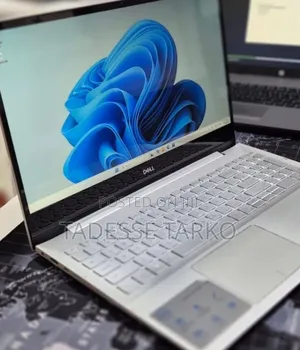 New Laptop Dell Inspiron 15 8GB Intel Core i5 SSD 512GB