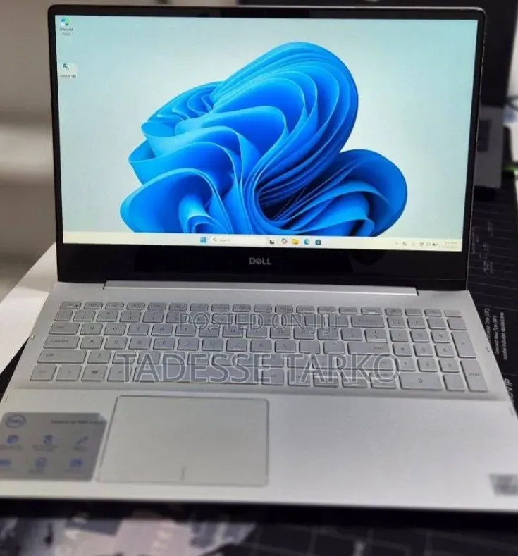 New Laptop Dell Inspiron 15 8GB Intel Core i5 SSD 512GB