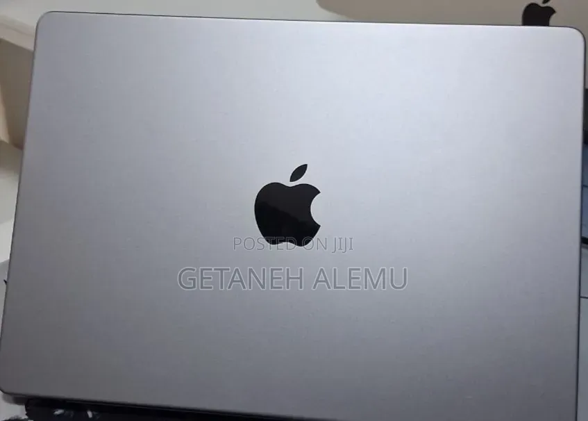 New Laptop Apple MacBook Pro 2021 M1 16GB AMD A8 SSD 512GB