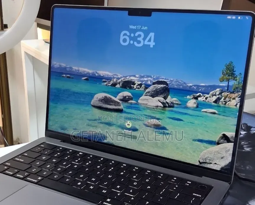 New Laptop Apple MacBook Pro 2021 M1 16GB AMD A8 SSD 512GB