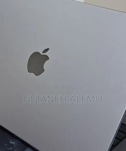 New Laptop Apple MacBook Pro 2021 M1 16GB AMD A8 SSD 512GB
