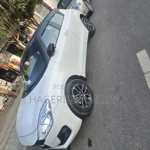 Suzuki Swift 2022 White