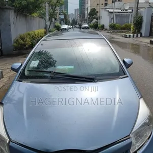 Toyota Yaris 2012 Blue