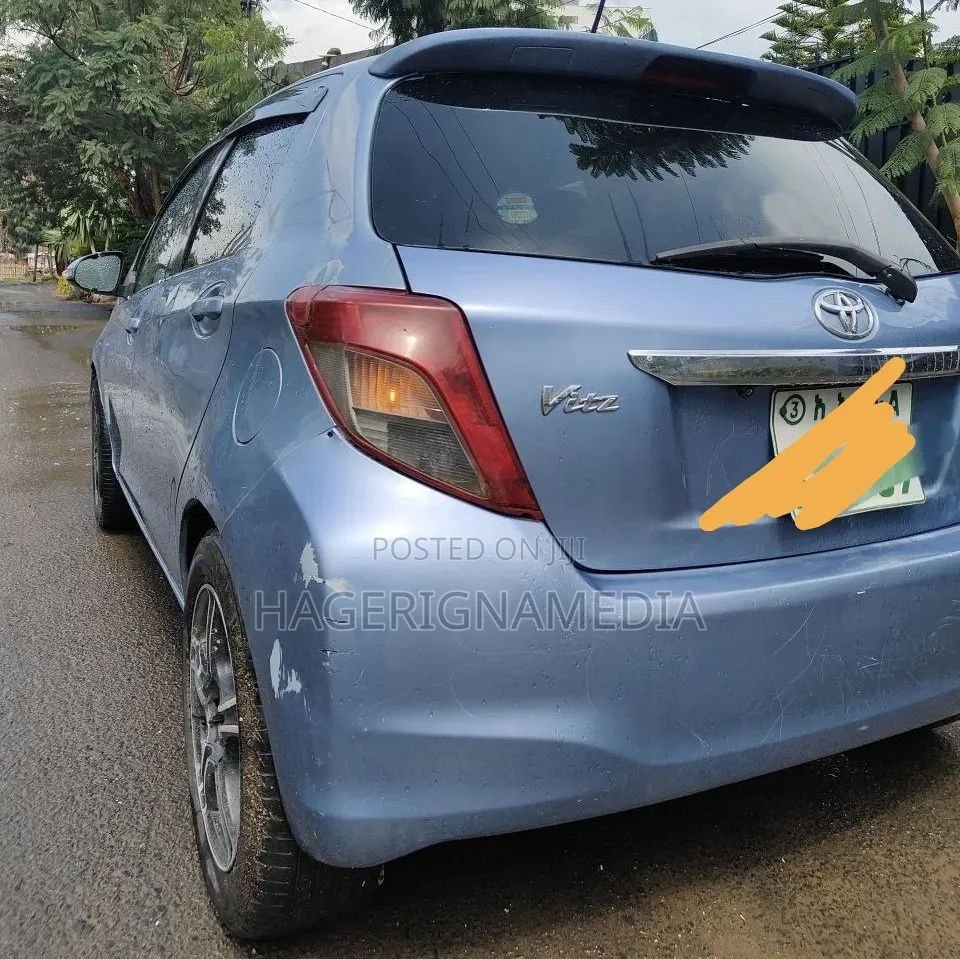 Toyota Yaris 2012 Blue