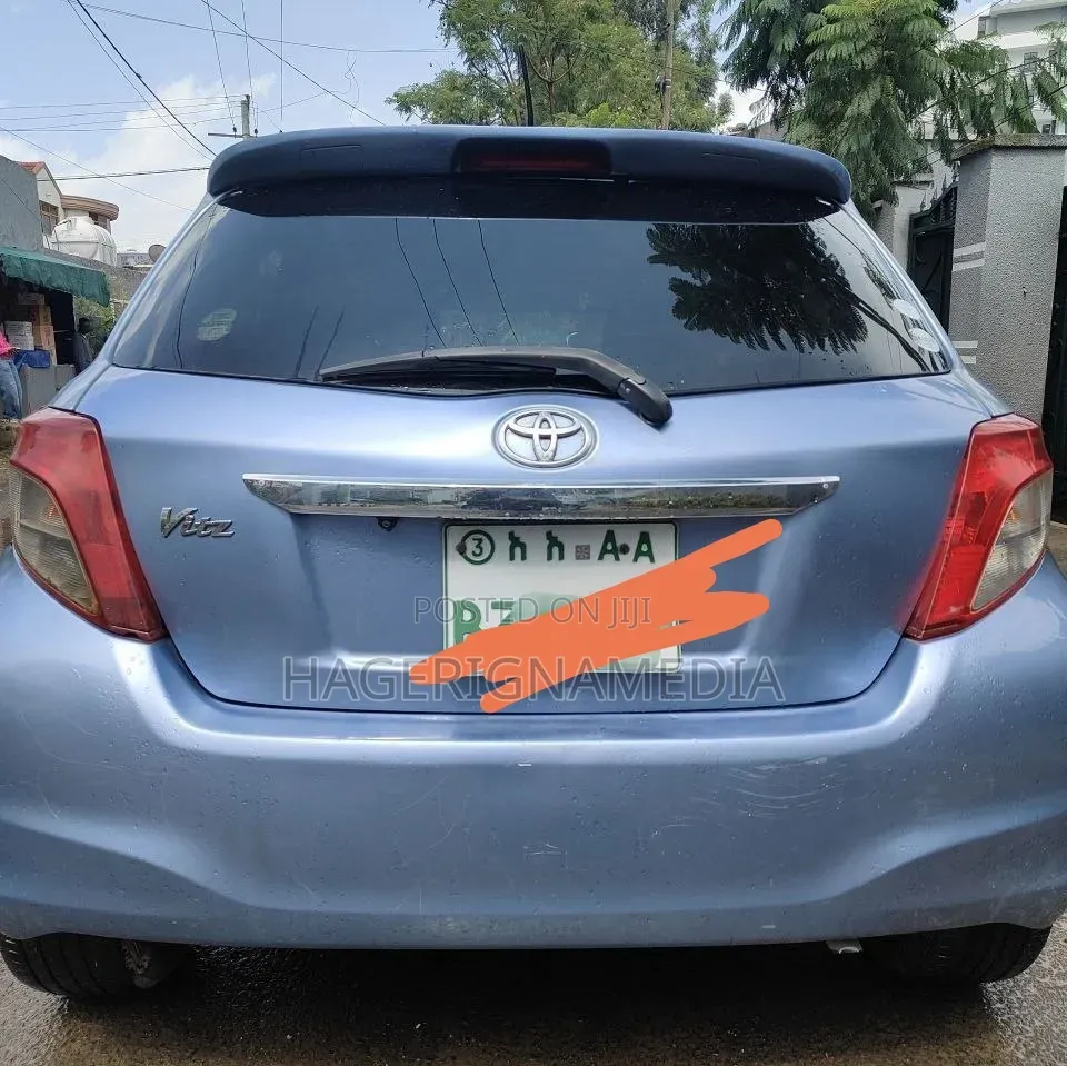 Toyota Yaris 2012 Blue