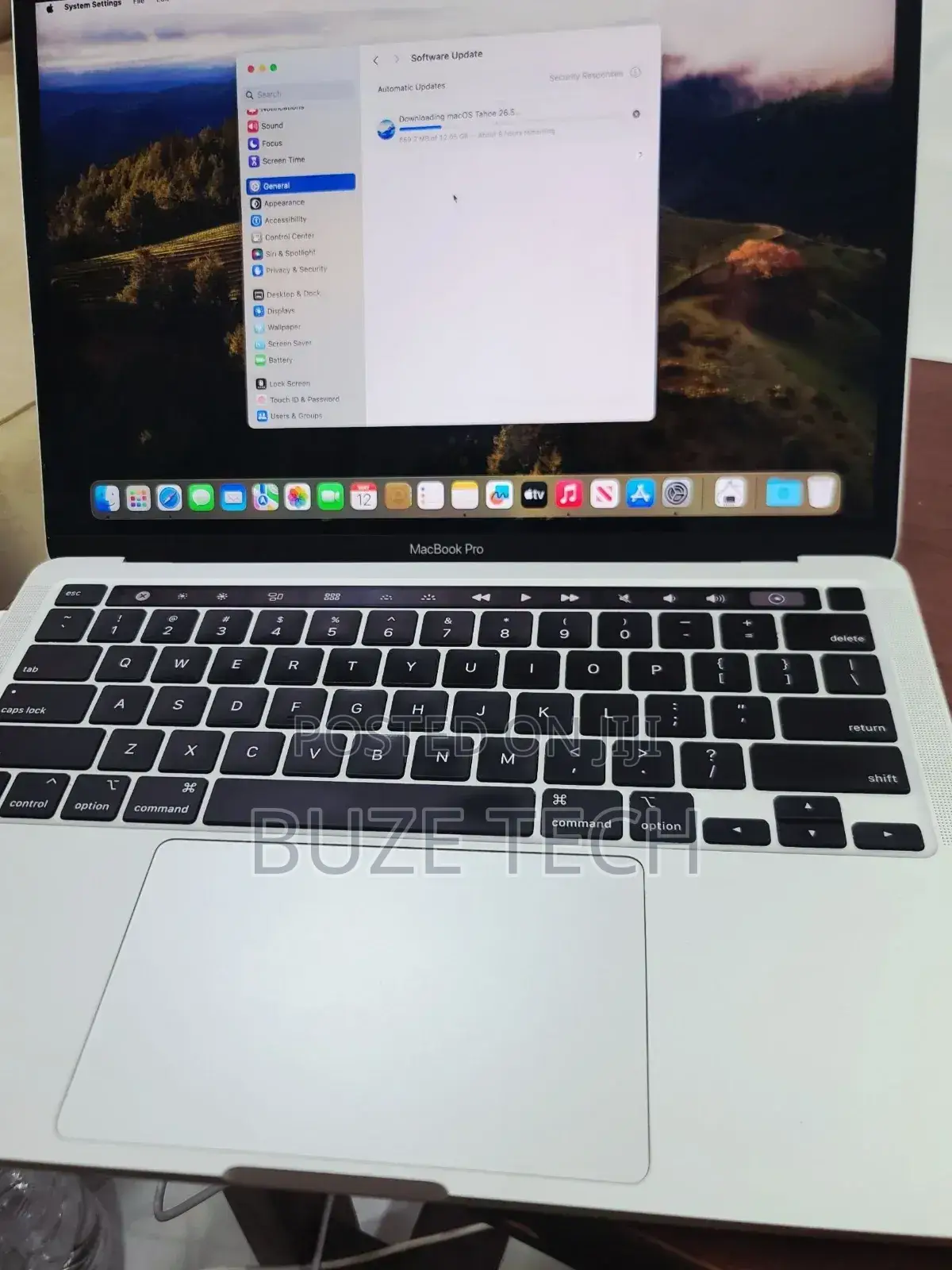 New Laptop Apple MacBook Pro 2021 M1 16GB Apple M1 Pro SSD 256GB