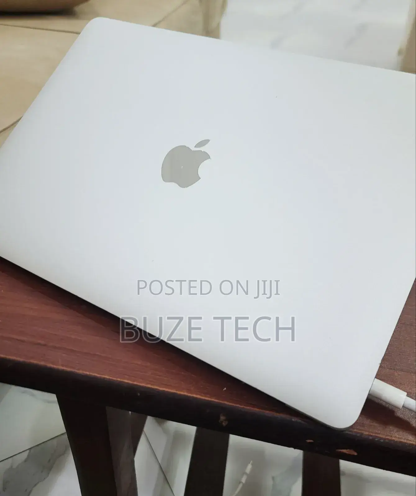 New Laptop Apple MacBook Pro 2021 M1 16GB Apple M1 Pro SSD 256GB