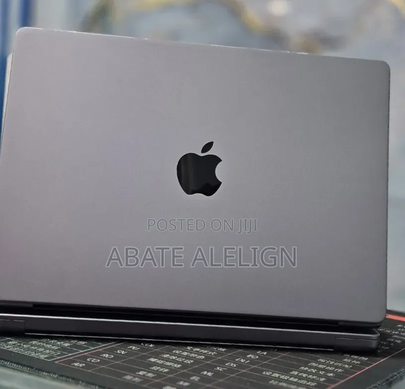 New Laptop Apple MacBook Pro 2020 M1 32GB Apple M1 Pro SSD 512GB