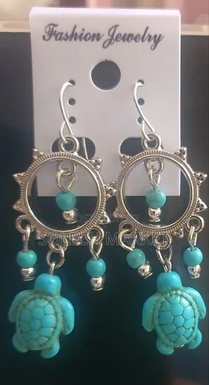 Silfer Tone Earring