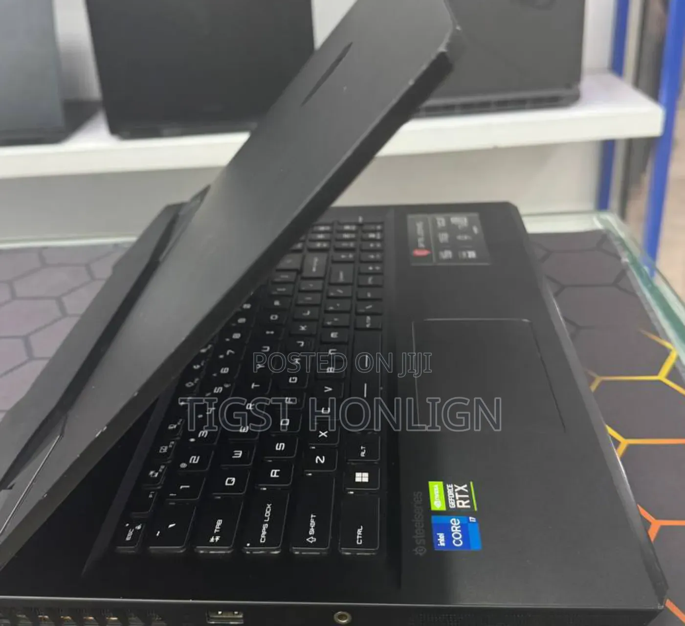 New Laptop MSI GP75 Leopard 16GB Intel Core i7 SSD 1T
