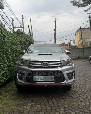 Toyota Hilux 2017 Silver