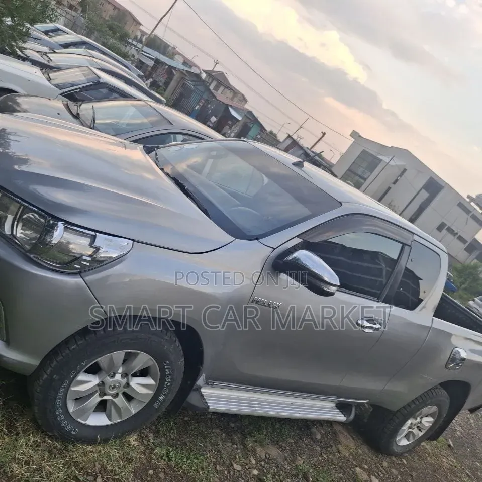 Toyota Hilux 2017 Silver