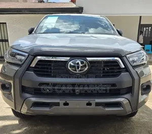 New Toyota Hilux 2025 Gray