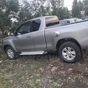 Toyota Hilux 2017 Silver
