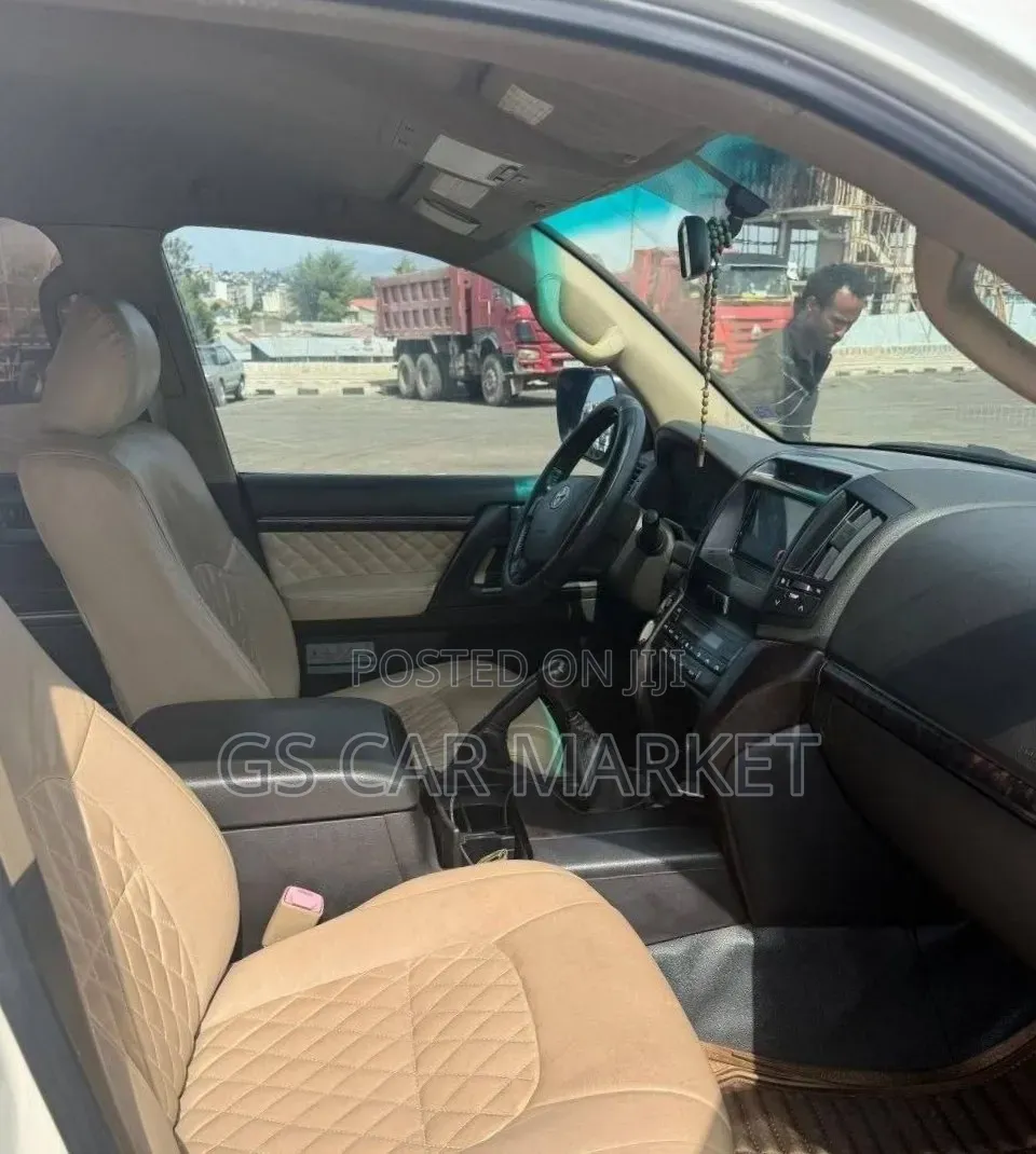 Toyota Land Cruiser 2008 White