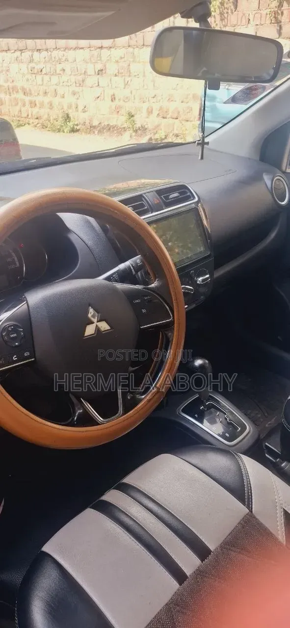 Mitsubishi Attrage 2022 Gray