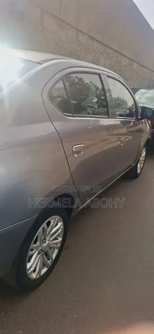 Mitsubishi Attrage 2022 Gray