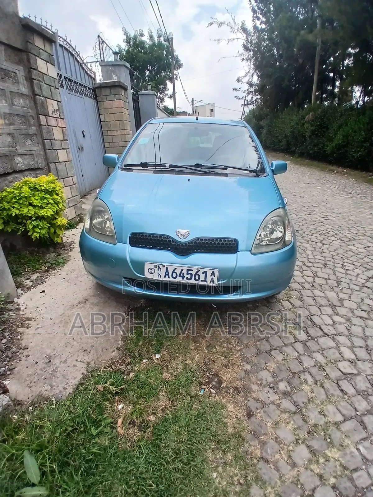 Toyota Vitz 2001 Blue