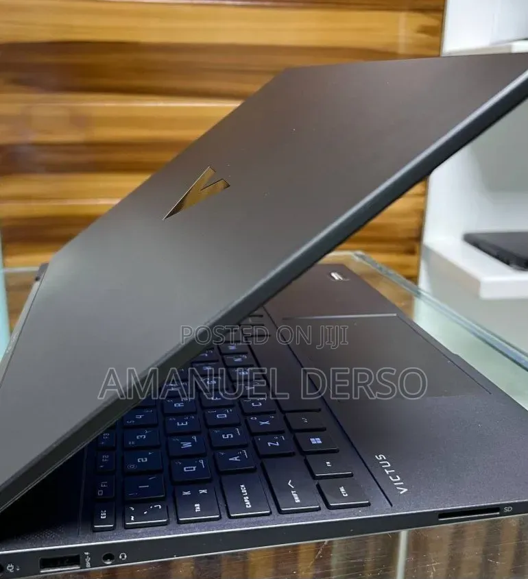 New Laptop HP 14-dq1025cl 16GB Intel Core i5 SSD 512GB