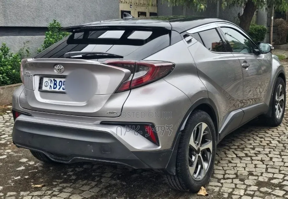 Toyota C-HR 2017 Silver