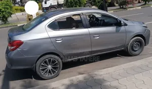 Mitsubishi Attrage 2022 Silver