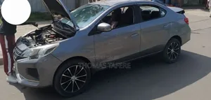 Mitsubishi Attrage 2022 Silver