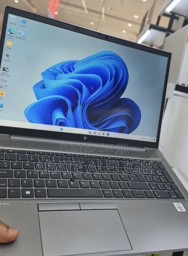 New Laptop HP ZBook Studio 16GB Intel Core i7 SSD 512GB