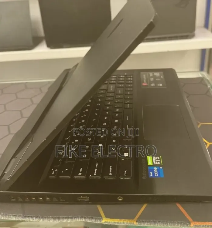 New Laptop MSI GP75 Leopard 16GB Intel Core i7 SSD 1T