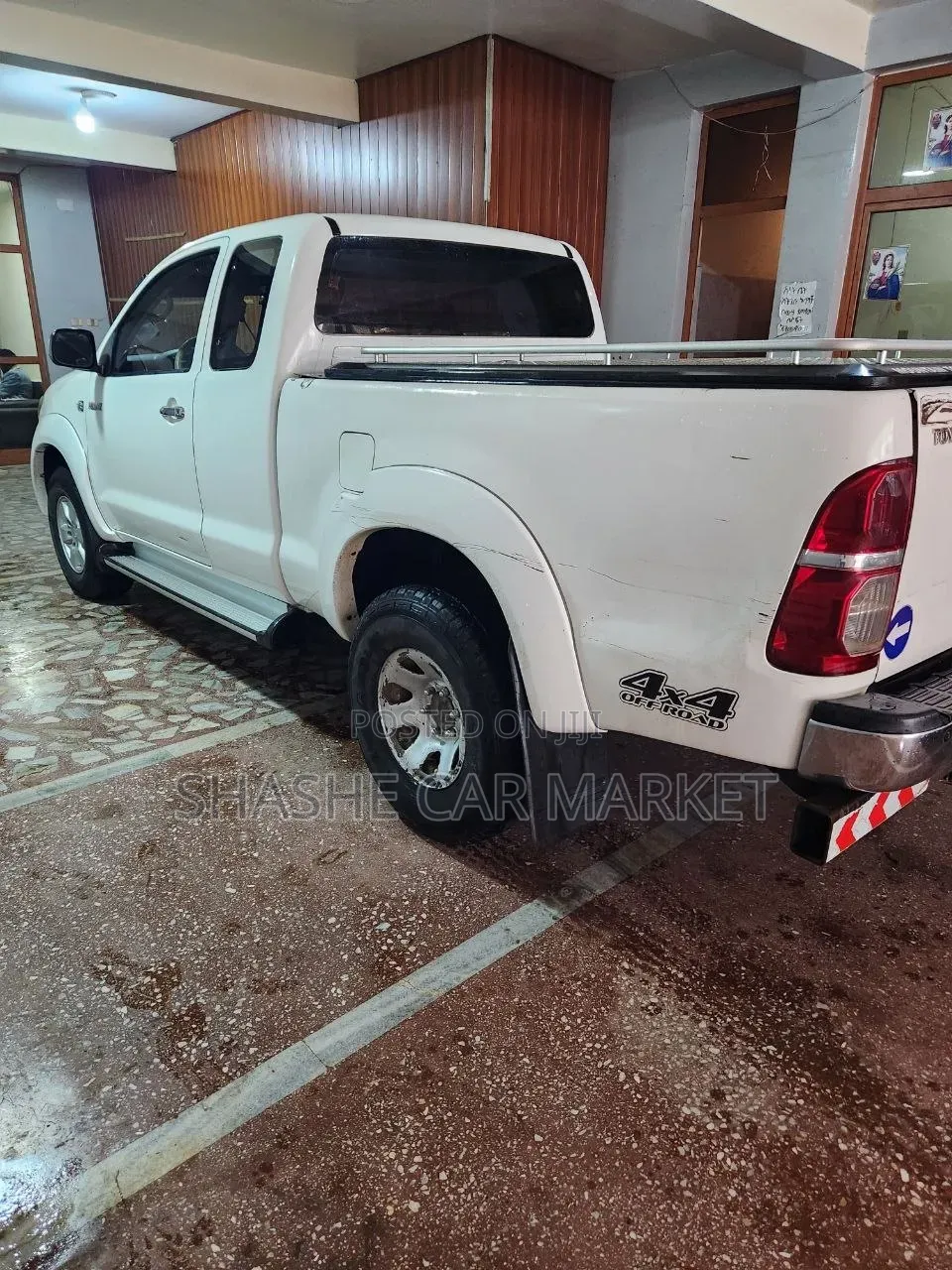 Toyota Hilux 2010 White