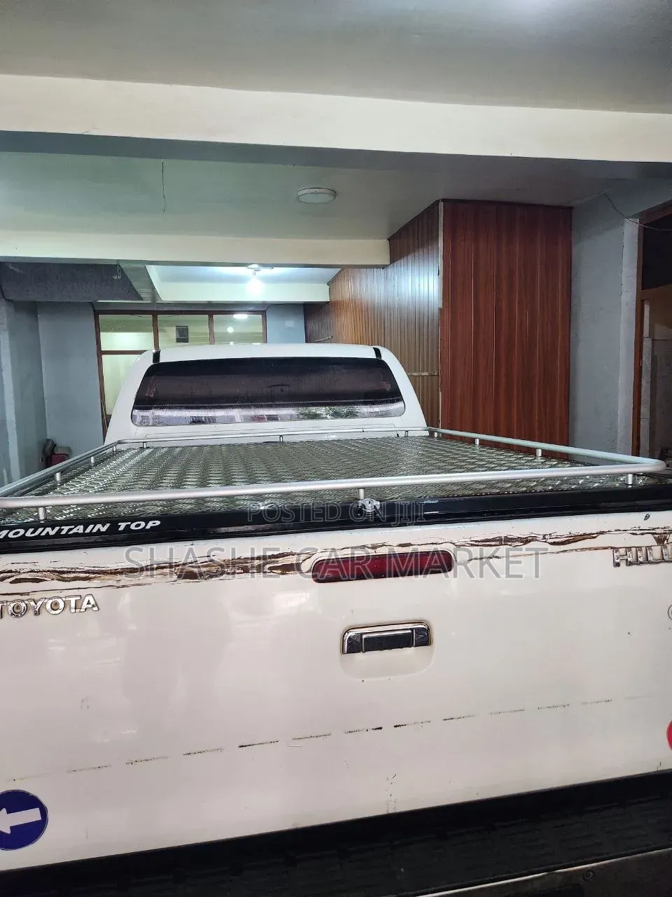 Toyota Hilux 2010 White