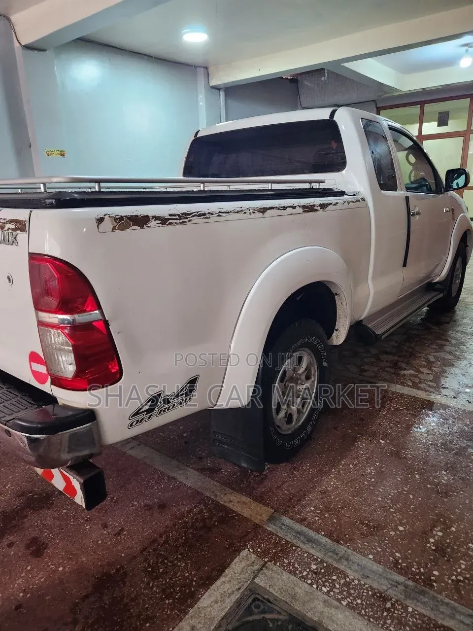 Toyota Hilux 2010 White