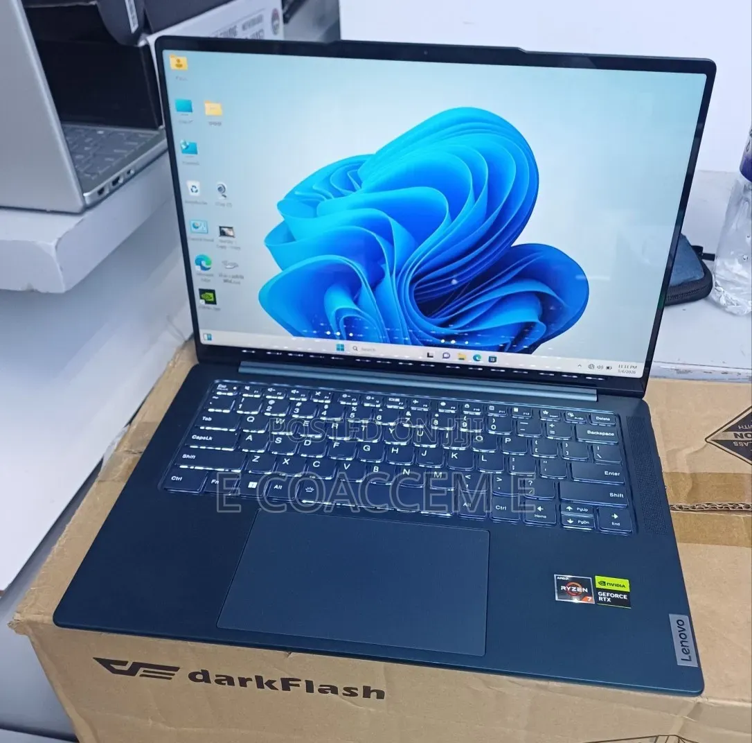 New Laptop Lenovo 16GB AMD Ryzen 7 SSD 512GB