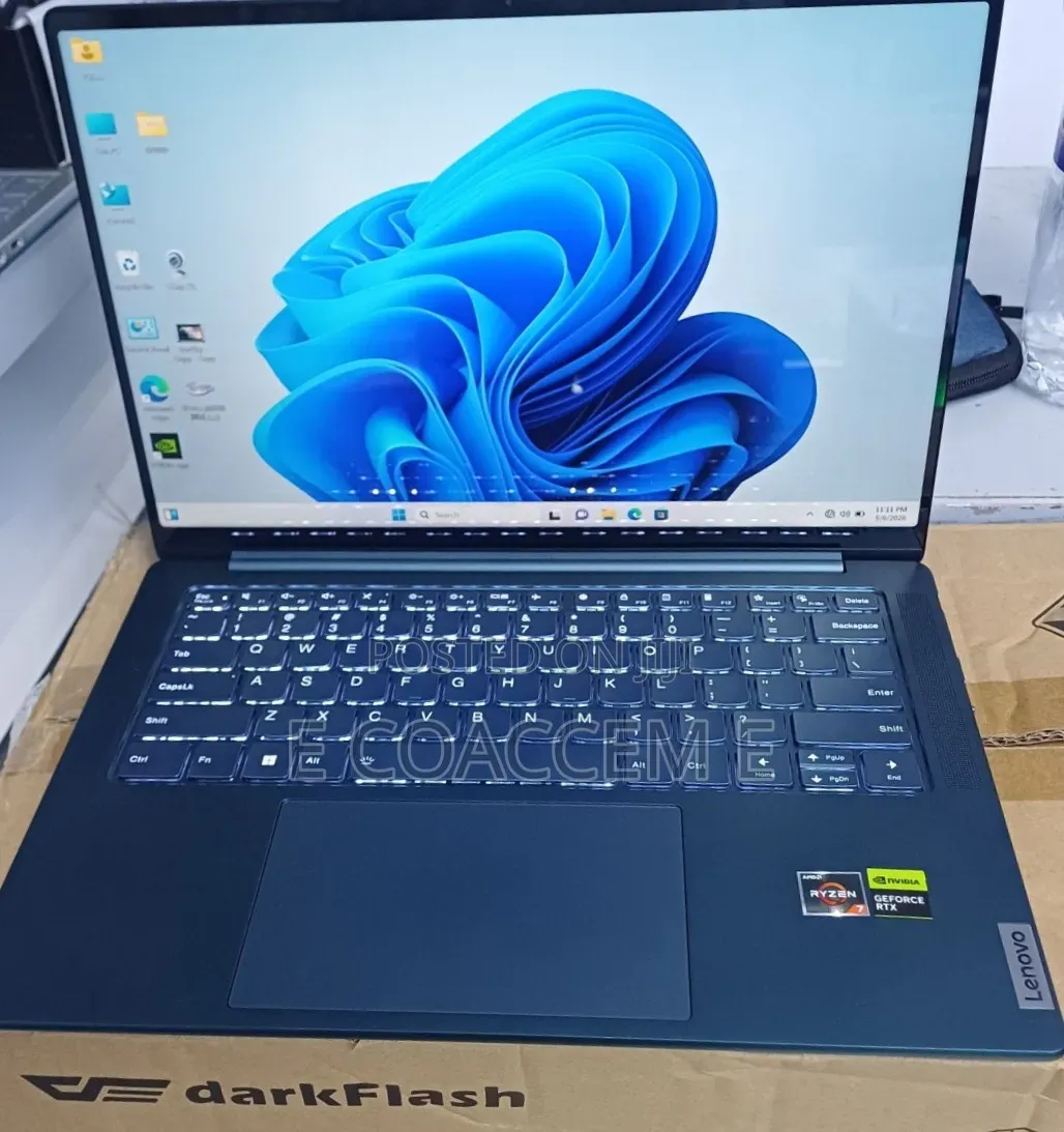 New Laptop Lenovo 16GB AMD Ryzen 7 SSD 512GB