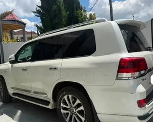 Toyota Land Cruiser 2020 White