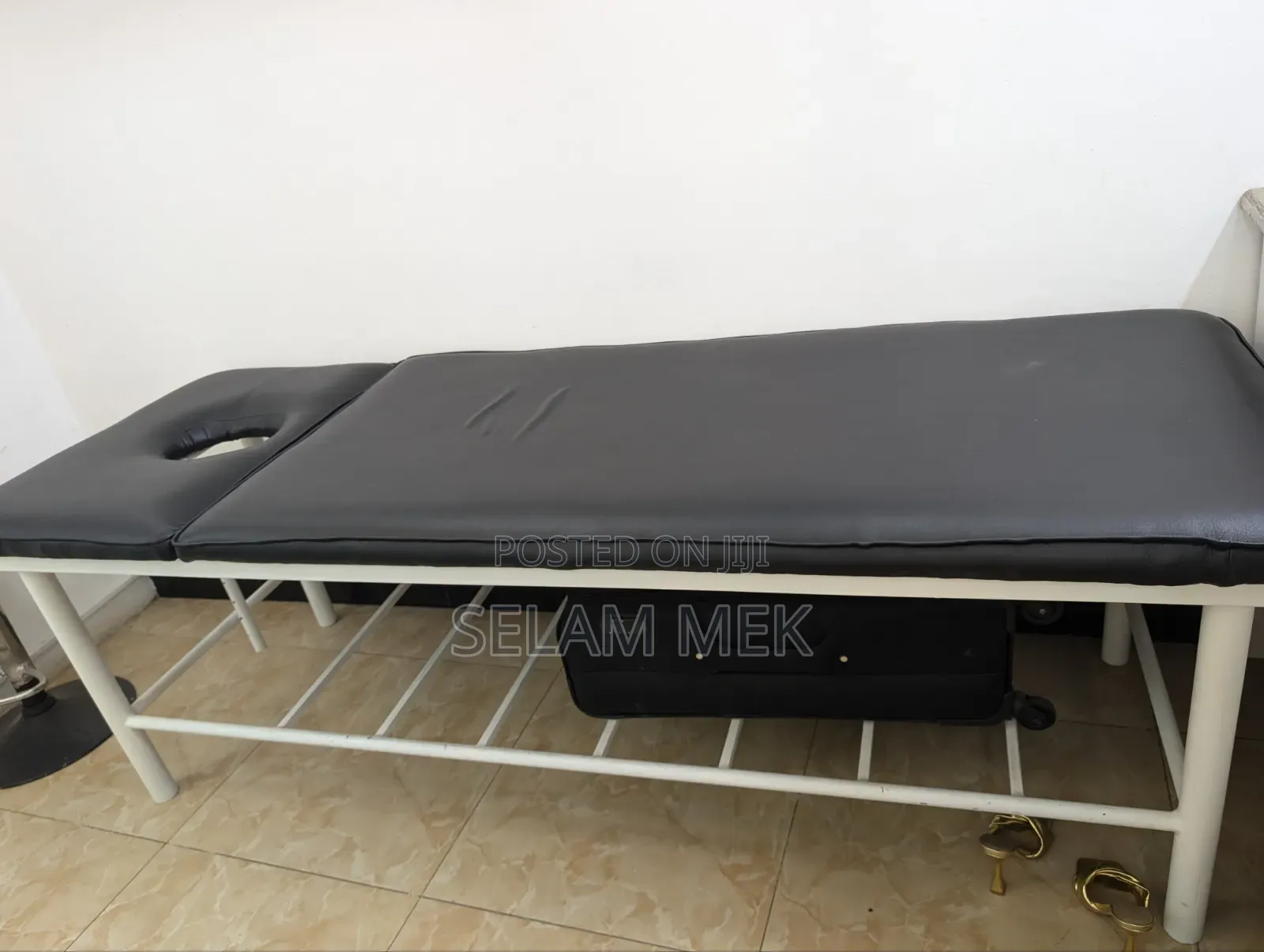 Facial Bed